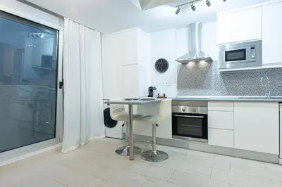 Una cocina o zona de cocina en SelfCheck in Relax WiFi 220Mb Close to the beach