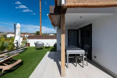 Un balcón o terraza de Golden Hour House - Maspalomas