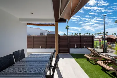 Un balcón o terraza de Golden Hour House - Maspalomas