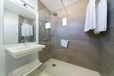 Un baño de Salt Apartments Reina Sol