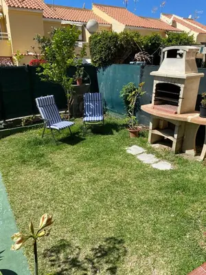 Jardín al aire libre en Casa Montserrat