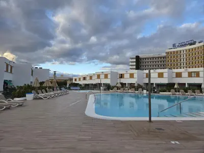 Piscina en o cerca de Las Brisas Canary Home Rent