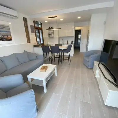 Refurbished apartment next to the beach