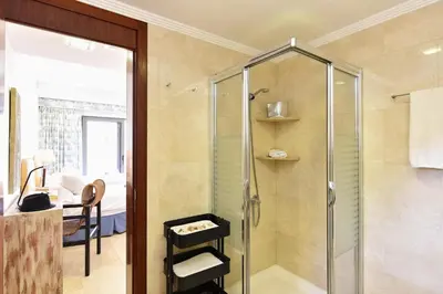 Un baño de Salobre Villa 3 by Villagrancanaria