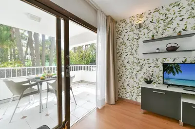 Una televisión o centro de entretenimiento en Tindaya Maspalomas by Villagrancanaria