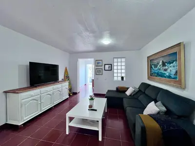 Una televisión o centro de entretenimiento en SoliMar