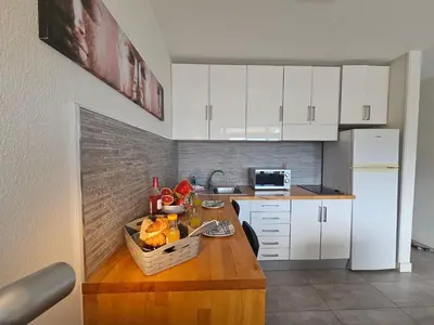 Una cocina o zona de cocina en Apartment with Sea View Close to the beach