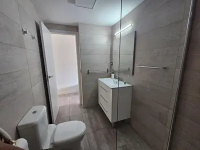 Un baño de Apartment with Sea View Close to the beach