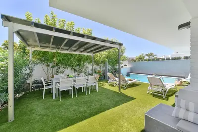 Jardín al aire libre en Bungalow San Agustin ET1 by Villagrancanaria