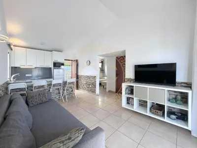 Una televisión o centro de entretenimiento en Yumbo Garden Playa del Inglés