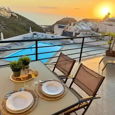 Vista Amadores by SunHousesCanarias