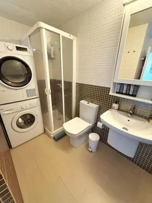 Un baño de The sea at your feet