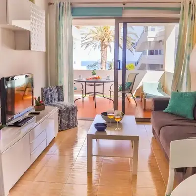 Aida - apartamento junto a la playa con vistas al océano