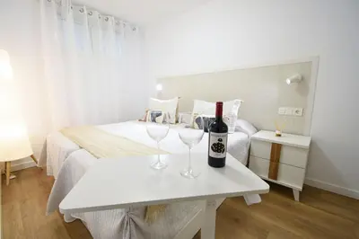 Cama o camas de una habitación en THE SECRET OF ELEPHANT by HOMESTAYGRANCANARIA