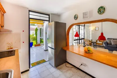 Una cocina o zona de cocina en 3BR Tauro Bungalow - Garden, Terrace, Sleeps 6