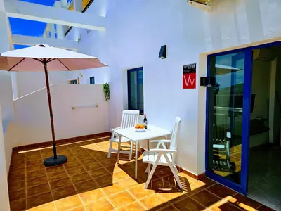 Un patio o zona al aire libre en Eagle View Santa Claudia