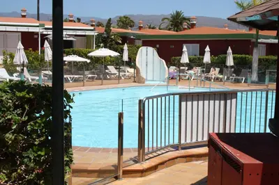 Piscina en o cerca de Bungalow relax Verdemar
