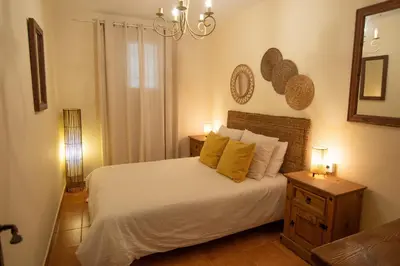 Cama o camas de una habitación en 6BR Fire House Sanctuary-Terrace & Barbacue