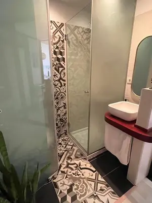 Un baño de Canary Sunset