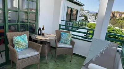 Un balcón o terraza de Golden Views Apartment