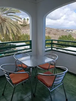 Un balcón o terraza de Golden Views Apartment