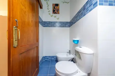 Un baño de Déjalo Fluir - Central Studio