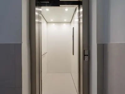 Un baño de Gran apartamento con ascensor cerca playa Las Canteras BT3A