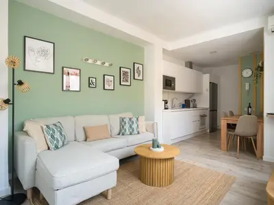 Una cocina o zona de cocina en Gran apartamento con ascensor cerca playa Las Canteras BT3A