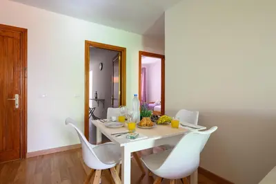 Comida en o cerca de este apartamento
