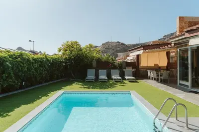 Piscina en o cerca de Villa Helene Tauro, Heated Pool, Wi-Fi, BBQ