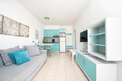 Una cocina o zona de cocina en Los Veleros Apartments