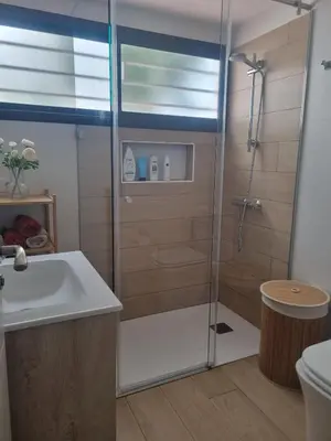 Un baño de Breeze Puerto Rico
