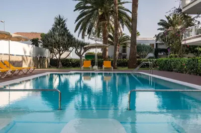 Piscina en o cerca de Apartamentos Montemayor