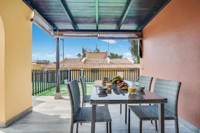 Un balcón o terraza de Bungalow Albatros Relajante BBQ en Maspalomas