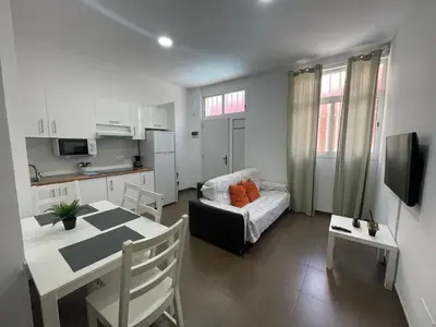 Una cocina o zona de cocina en Holidays in My Isleta Home