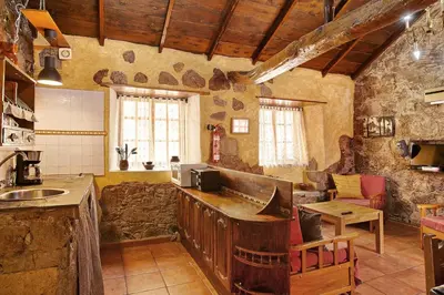 Una cocina o zona de cocina en Authentic Canarian House in the center of Gran Canaria