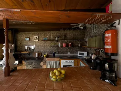 Una cocina o zona de cocina en Villa Canaria Pilar - con piscina privada