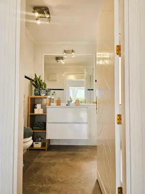 Plano de Stylish & cozy home by the beach