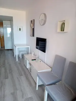 Una televisión o centro de entretenimiento en Casa Hilda