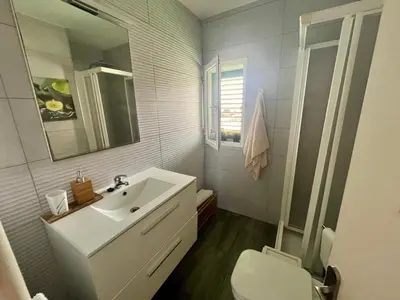 Un baño de LAS OLAS heated pool