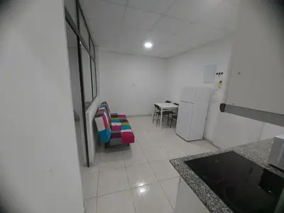 Una cocina o zona de cocina en 1 room street-basement