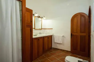 Un baño de Casa Rural - Cueva del Pastor