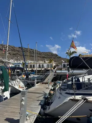 Paisaje cerca de este barco