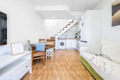 Una cocina o zona de cocina en Bungalow con terraza privada y piscina en Gran Canaria