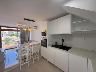 Una cocina o zona de cocina en Las Brisas 38, 2 bedrooms and pool