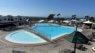 Piscina en o cerca de Vista Dorada