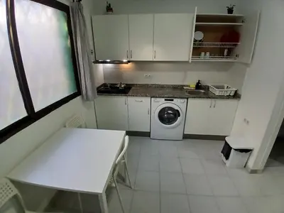 Una cocina o zona de cocina en Ground floor apartment