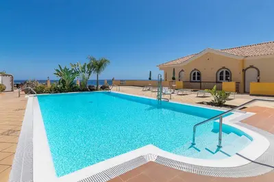 Piscina en o cerca de Ocean Pearl Loma Verde
