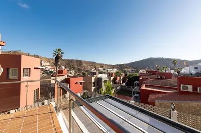 Vista general de una montaña o vista desde la villa