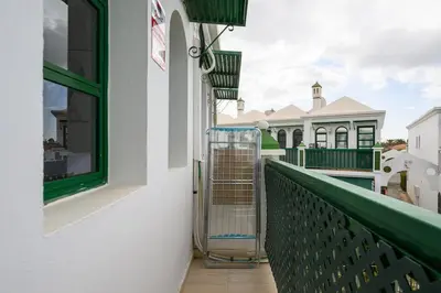 Un balcón o terraza de Beverly Hills Bungalow
